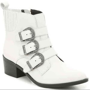 STEVE MADDEN - BARK WESTERN BOOTIE (White)